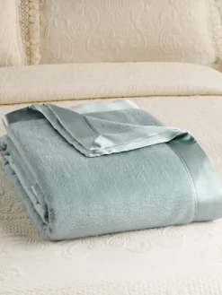 All-Season Silk and Cotton Blanket