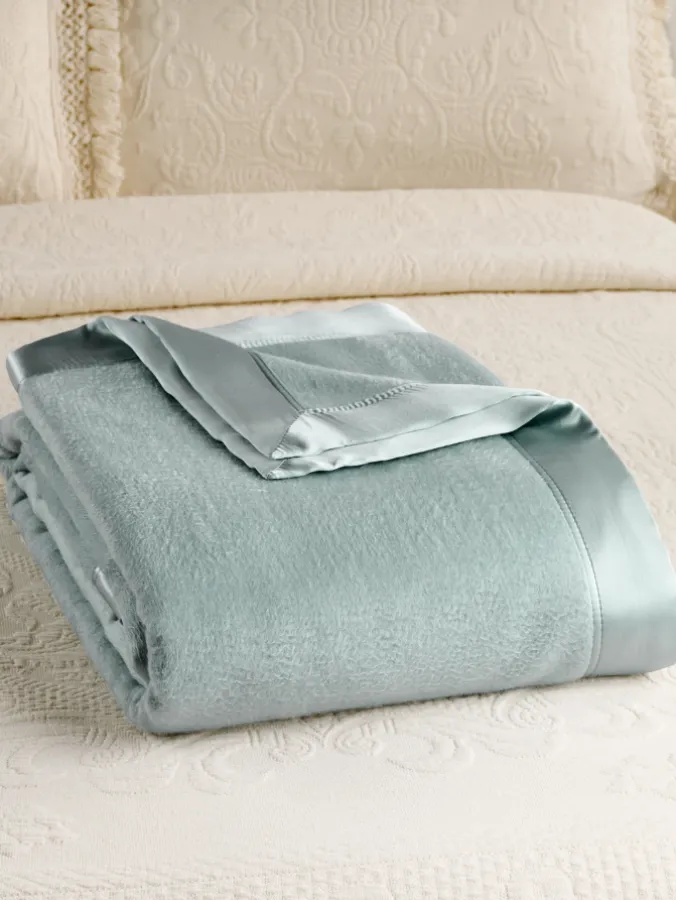 All-Season Silk and Cotton Blanket