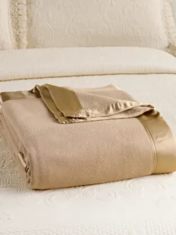 All-Season Silk and Cotton Blanket