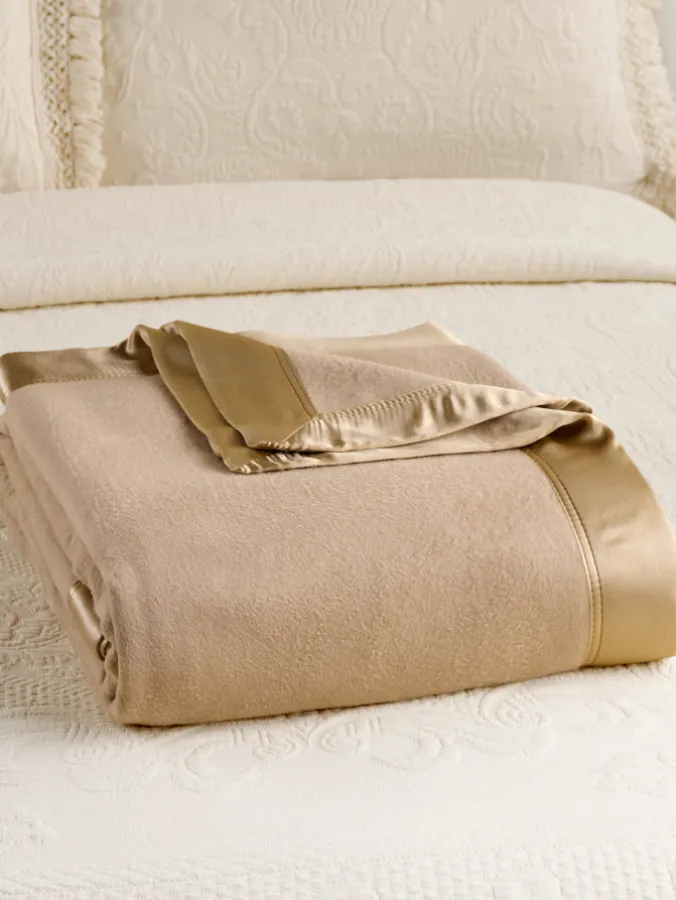 All-Season Silk and Cotton Blanket