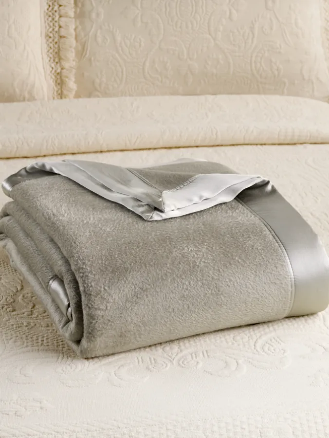 All-Season Silk and Cotton Blanket