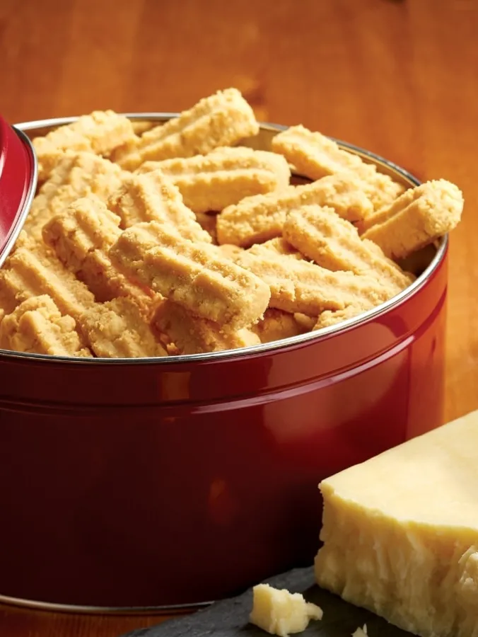 Cheddar Cheese Straws, 14 Ounce Tin