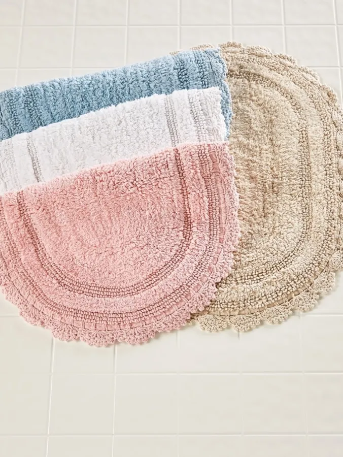 Comfort Step Bath Rug With Crocheted Border