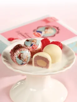 Constanze White Chocolate and Raspberry Marzipan Kugeln