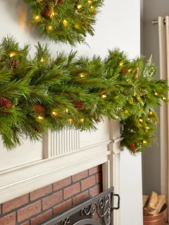 Cordless Dual-Color LED Cedar and Pinecone Artificial Lighted Christmas Garland, 9 Feet