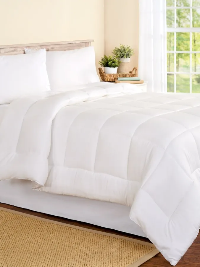 Goose Down-Alternative Comforter