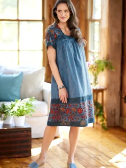Knee-Length Cotton Muumuu With Pockets