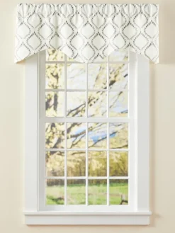 Modern Leaf Lined M-Shaped Rod Pocket Valance