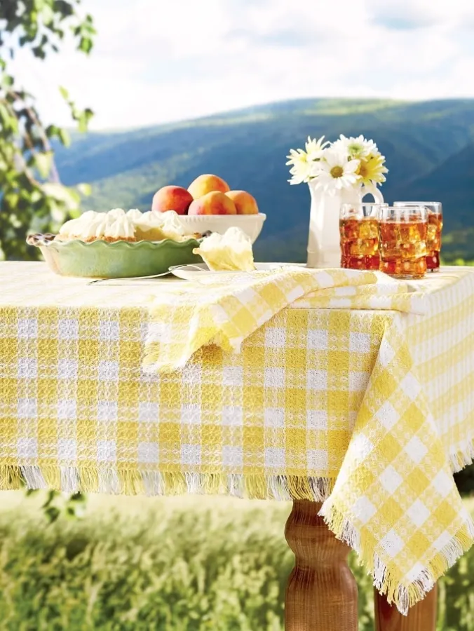 Mountain Weavers Farmhouse Weave Cotton Tablecloth