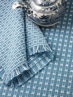 Mountain Weavers Original Mountain Weave Extended-Size Oblong Cotton Tablecloth