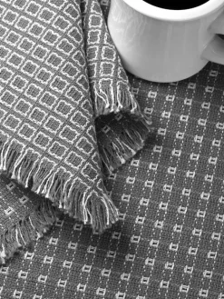 Mountain Weavers Original Mountain Weave Extended-Size Oblong Cotton Tablecloth