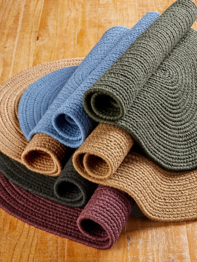 Mount Mansfield Indoor/Outdoor Solid Braided Oval Rug
