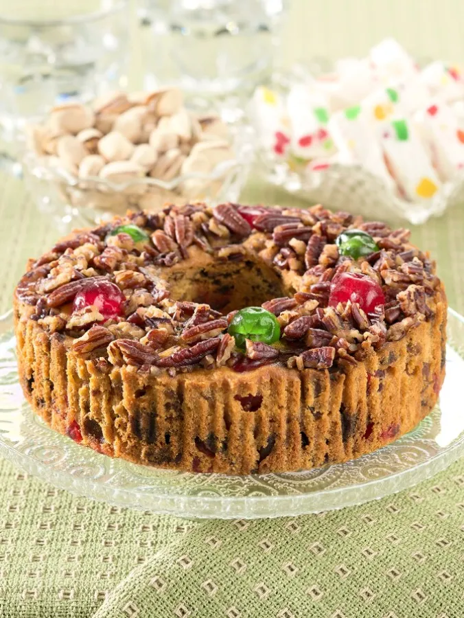 Olde English Traditional Fruitcake Tin, 1 lb. 12 oz.