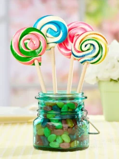 Old-Fashioned Pastel Swirl Lollipops