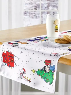 Peanuts Christmas Joy Matte-Finish Oilcloth Table Runner