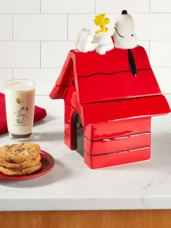 Peanuts Snoopy Doghouse Ceramic Cookie Jar