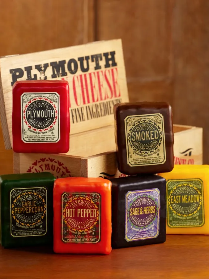 Plymouth Cheddar Gift Box, Six 8 Ounce Bricks