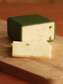 Plymouth Garlic Peppercorn Cheese
