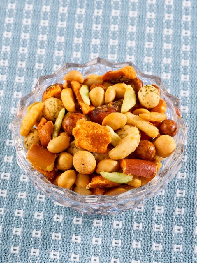 Pretzel Lovers Snack Mix, 1.5 Pound Bag