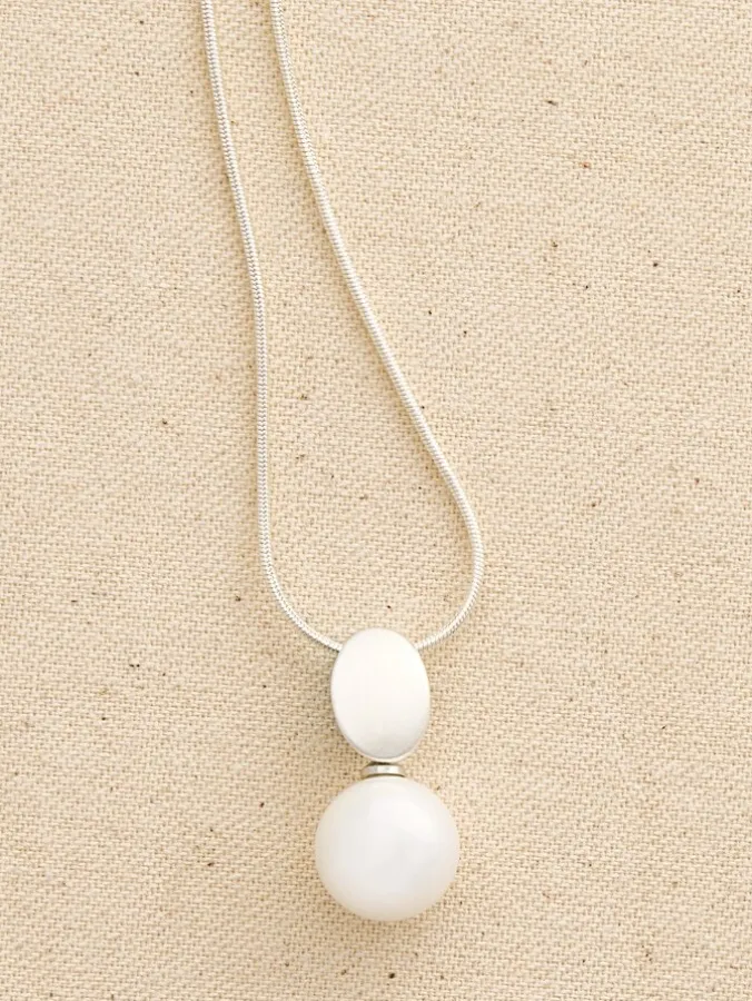 Single Pearl and Silver Pendant Necklace