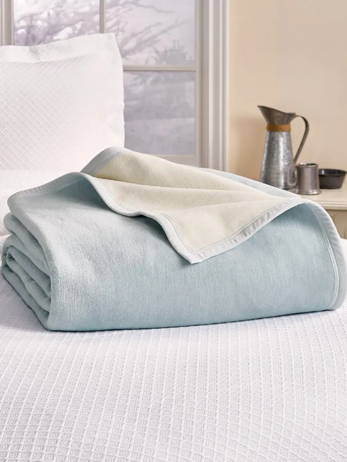 Soft-Touch Solid Reversible Blanket