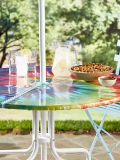 Stay-Put Round Elasticized Oilcloth Umbrella Tablecloth