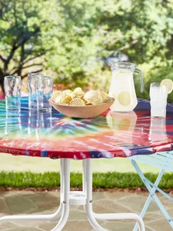 Stay-Put Round Elasticized Oilcloth Tablecloth