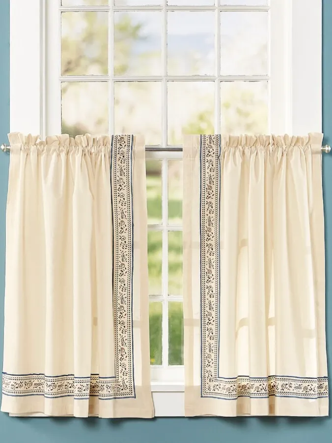 Stenciled Border Rod Pocket Muslin Tiers