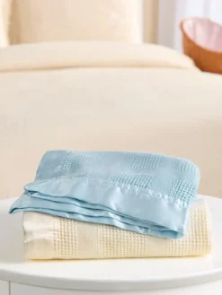Sweet Lullaby Lightweight Acrylic Baby Blanket