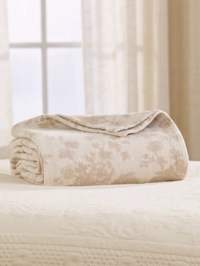 Ultra-Soft Jacquard Floral Toile Blanket