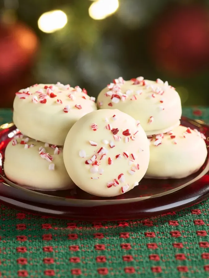White Chocolate-Dipped Peppermint Sandwich Cookies, 10 Cookies