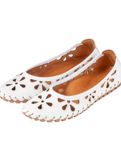 Women's Spring Step Eyelet Leather Slip-On Flats