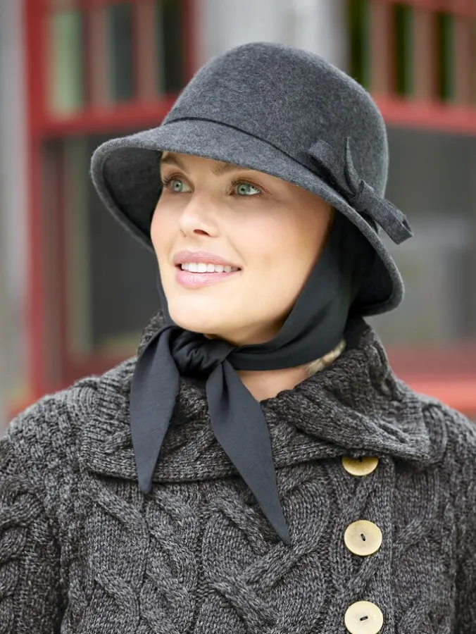 Women's Wool Felt Cloche With Scarf